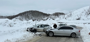 Tunceli'de 2 otomobilin çarpıştığı kazada 3 kişi yaralandı