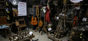 Şehir şehir gezerek topladığı 8 bin parça etnografik eşyayı müzede sergilem...