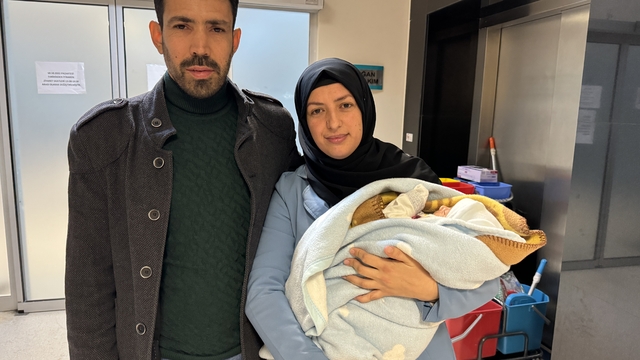 Mustafa bebek anne karnında yapılan kan nakilleriyle yaşama tutundu