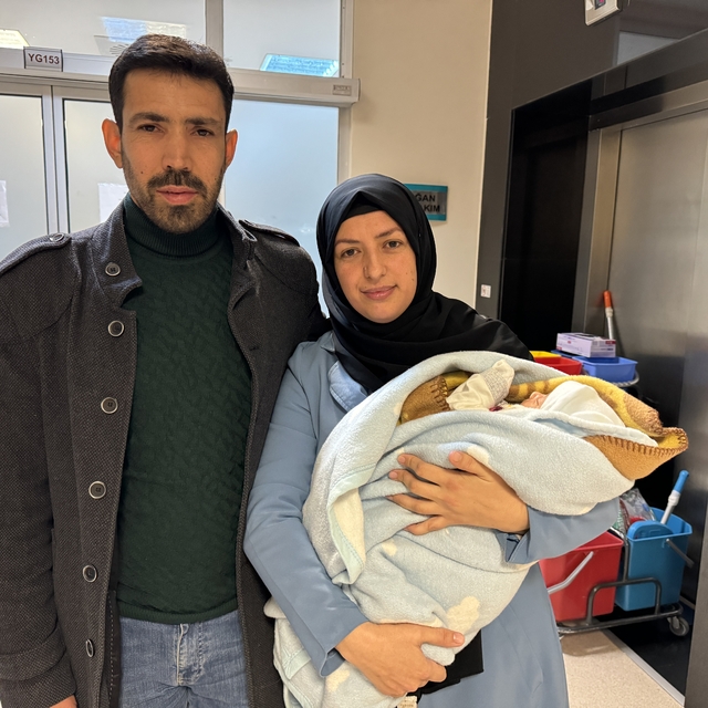 Mustafa bebek anne karnında yapılan kan nakilleriyle yaşama tutundu
