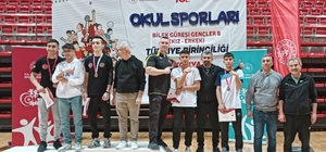 Mecitözü'nden öğrenciler bilek güreşinde derece elde etti