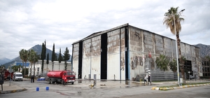 Antalya'da tersanede çıkan yangın söndürüldü