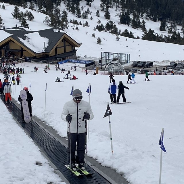 Kartalkaya Kayak Merkezi'nde hafta sonu yoğunluğu