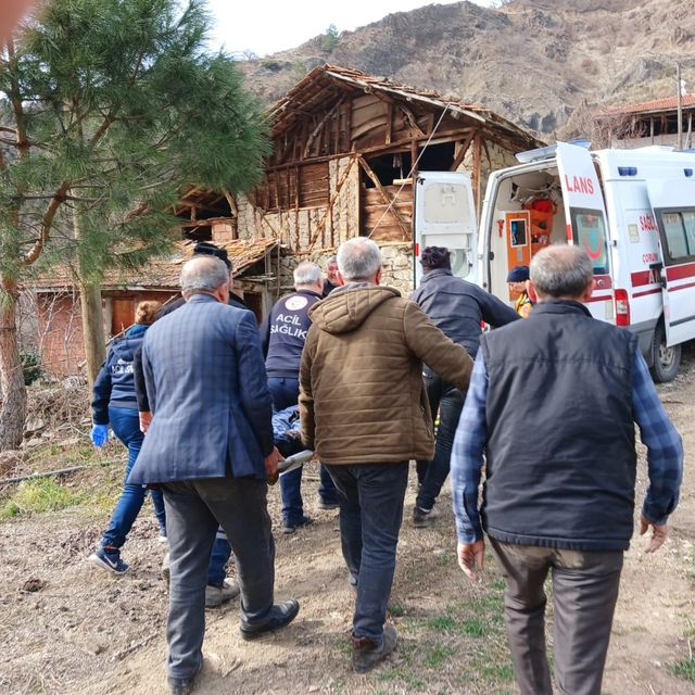 Çorum'da ayağını çapa makinesine kaptıran kişi yaralandı
