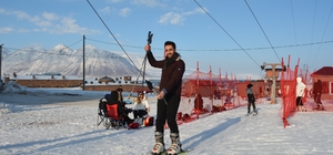 Bitlis'teki El-Aman Hanı Kayak Merkezi'nde hafta sonu yoğunluğu yaşanıyor
