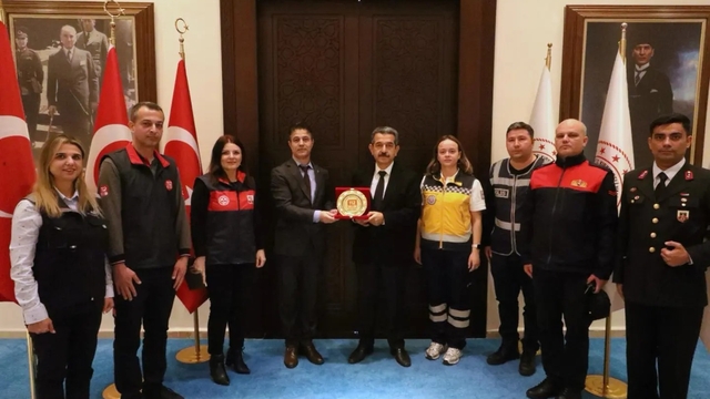 Kırklareli Valisi Ekici, 112 Acil Çağrı Merkezi personelinin "112 Günü"nü kutladı