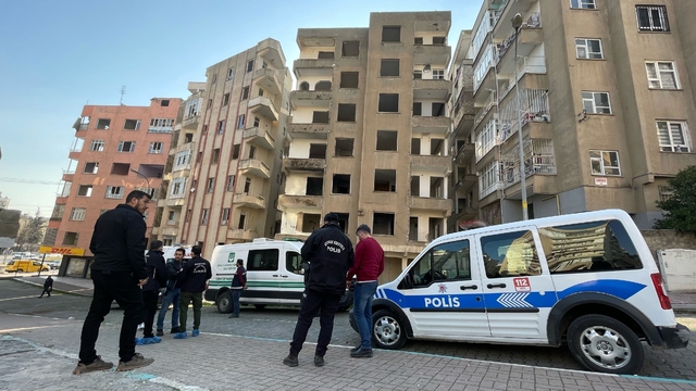 Şanlıurfa'da metruk binanın bahçesinde kadın cesedi bulundu