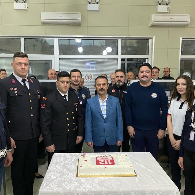 Çanakkale Valisi Aktaş'tan 112 Acil Çağrı Merkezine ziyaret
