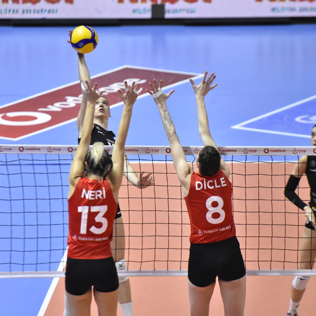 Voleybol: Vodafone Sultanlar Ligi