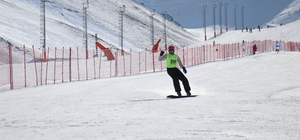 Üniversiteler Arası Türkiye Snowboard ve Alp Disiplini Şampiyonası, Erzurum'da yapıldı