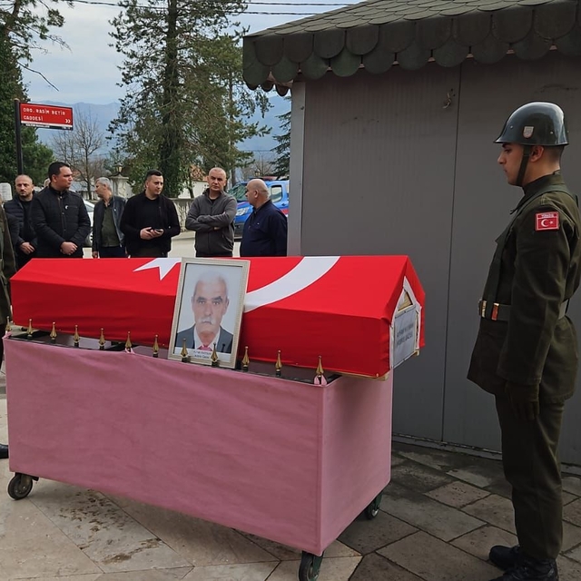 Kıbrıs gazisi Ayhan Kaymak, Düzce'de son yolculuğuna uğurlandı