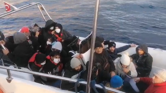 Bodrum açıklarında 57 düzensiz göçmen yakalandı