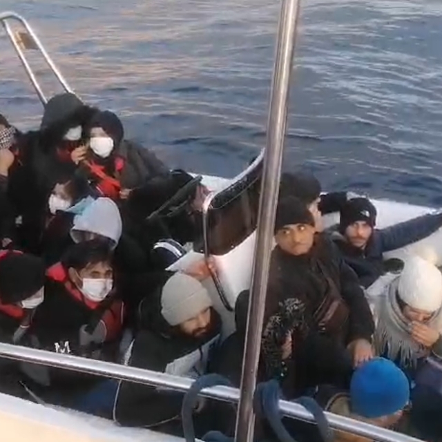 Bodrum açıklarında 57 düzensiz göçmen yakalandı