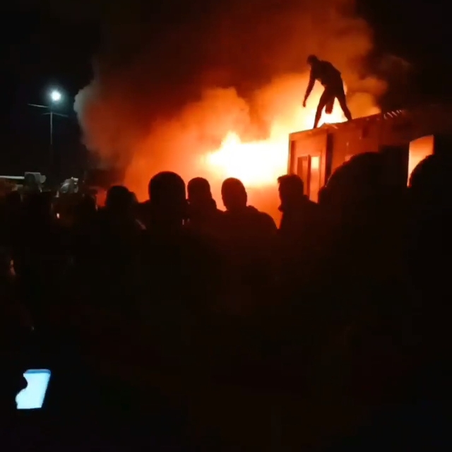 Hatay'da konteyner kentte korkutan yangın