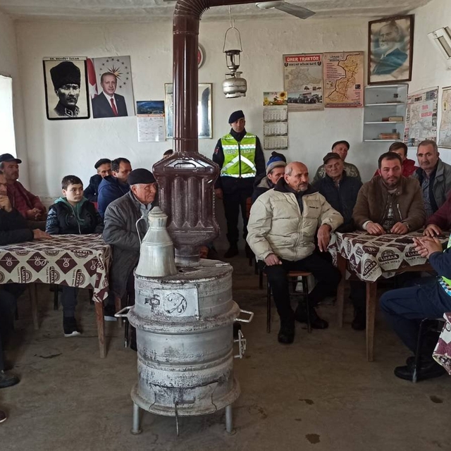 Edirne'de jandarmanın eğitim faaliyetleri sürüyor