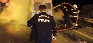 Adana'da minibüste çıkan yangın söndürüldü 