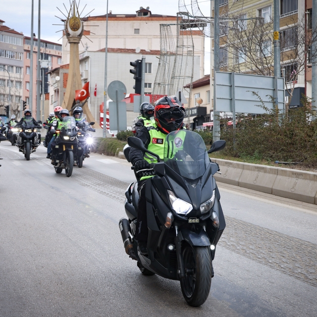 Bilecik Valisi Aygöl, Ertuğrul Gazi Türbesi'ni ziyaret için oluşturulan mot...