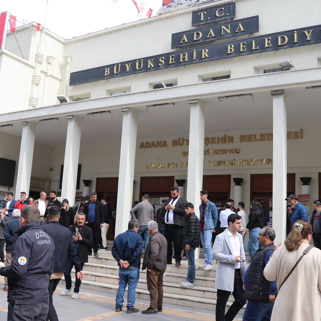 Adana Büyükşehir Belediyesi Özel Kalem Müdürlüğü personeli silahlı saldırıd...
