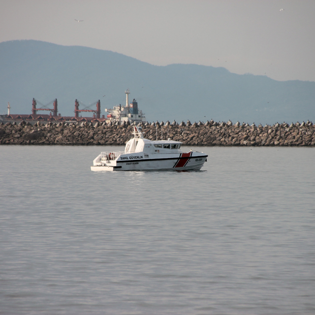 Zonguldak'ta batan geminin kayıp 7 personeli aranıyor