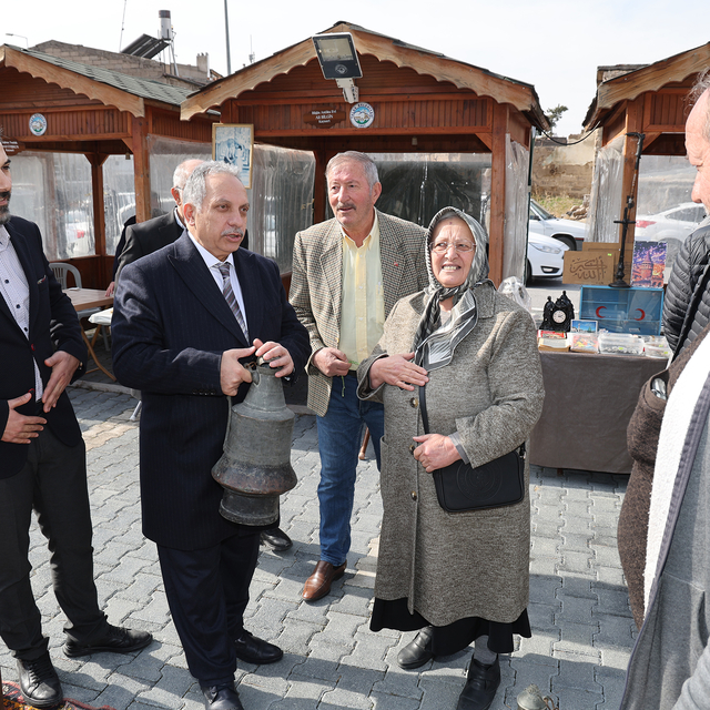 Babasının yaptığı güğümü Kayseri'deki antika pazarında buldu