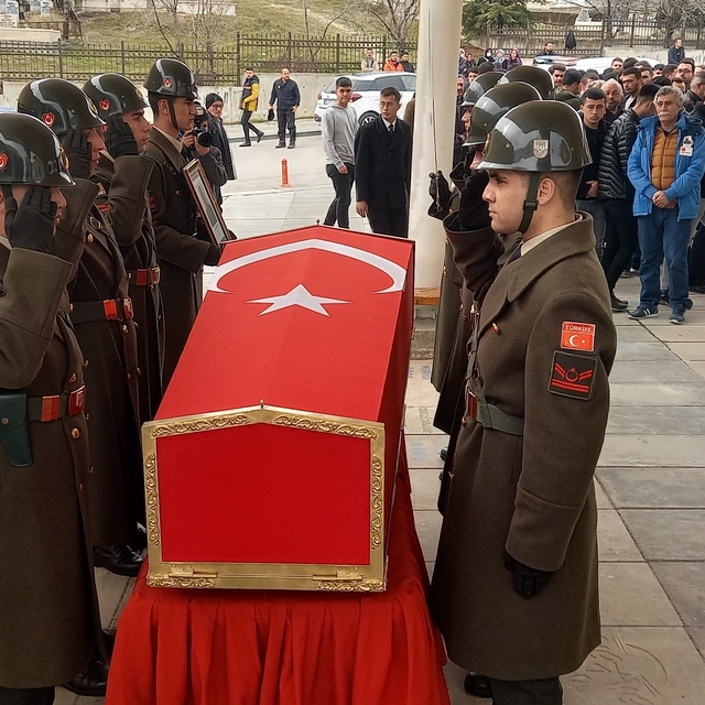 Beypazarı'nda trafik kazasında ölen asker, son yolculuğuna uğurlandı