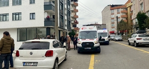 Kocaeli'de otomobille çöp konteynerinin karıştığı kazada 5 kişi yaralandı