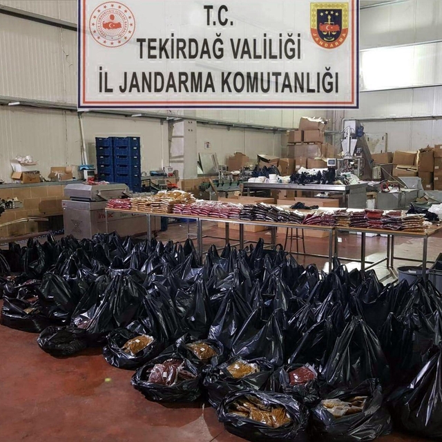 Tekirdağ'da 3,5 ton bandrolsüz nargile tütünü ele geçirildi