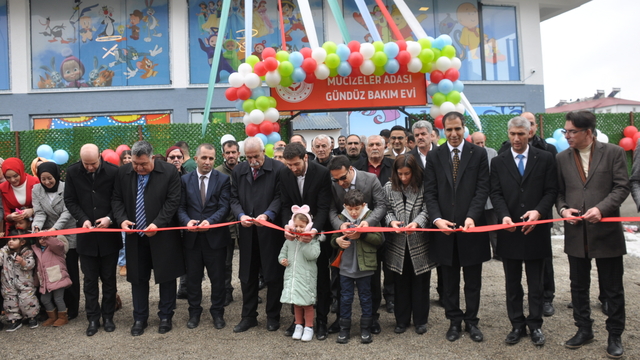 Bulanık'ta çocuk kreşi ve gündüz bakımevi açıldı