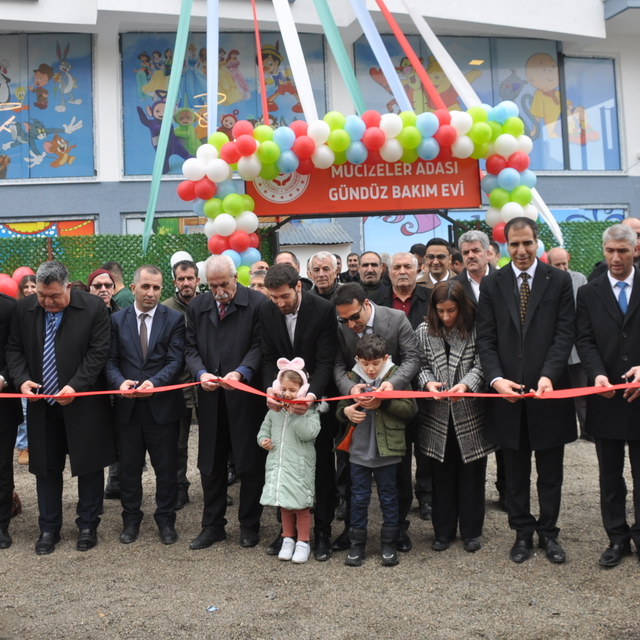 Bulanık'ta çocuk kreşi ve gündüz bakımevi açıldı