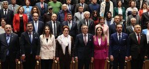 İYİ Parti Genel Başkanı Akşener, Denizli'de partisinin adaylarını tanıttı