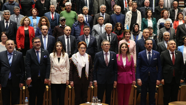 İYİ Parti Genel Başkanı Akşener, Denizli'de partisinin adaylarını tanıttı
