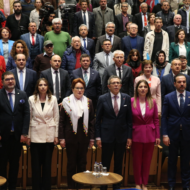 İYİ Parti Genel Başkanı Akşener, Denizli'de partisinin adaylarını tanıttı