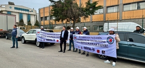 Kocaeli'de sendika üyeliği nedeniyle işten çıkarıldığını iddia eden işçilerden protesto