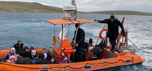 Ayvalık açıklarında 27 düzensiz göçmen kurtarıldı