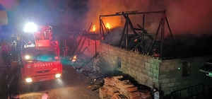Düzce'de ahır ve samanlık yandı; 4 büyükbaş öldü