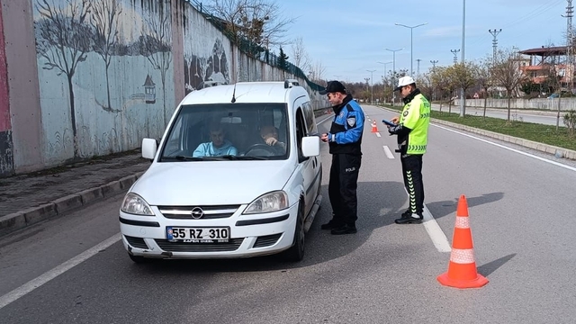 Salıpazarı'nda motosikletlere karşı bilinç oluşturmak için bilgilendirme yapıldı