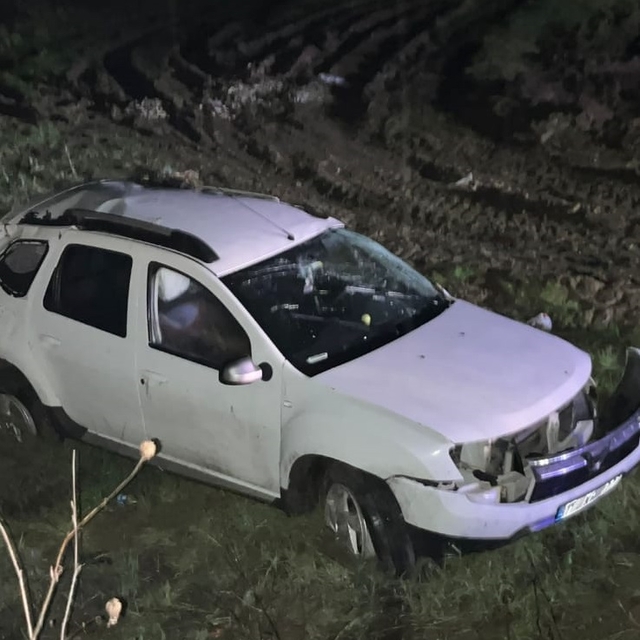 Bursa'da tarlaya devrilen otomobildeki 2 kişi öldü