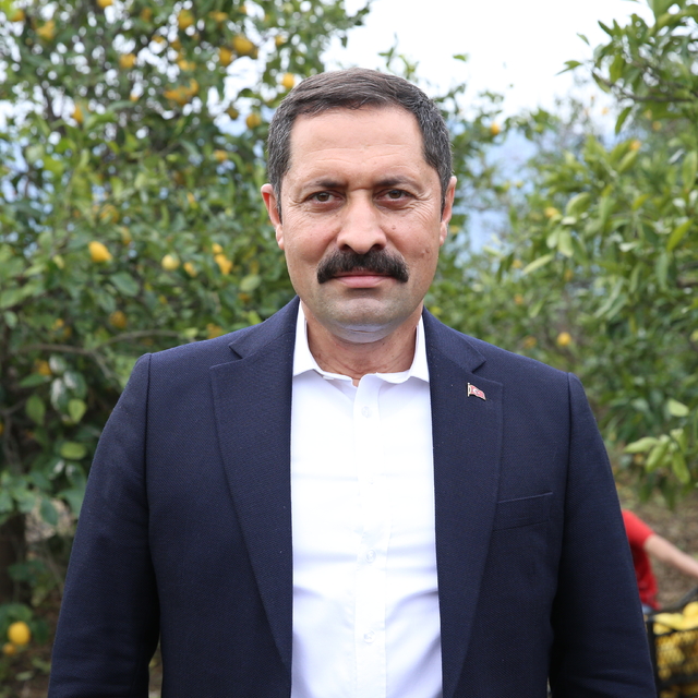 Hatay Valisi Mustafa Masatlı'dan depremzede limon üreticilerine destek