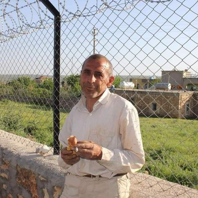 Evinin 3'üncü katından düşüp, öldü