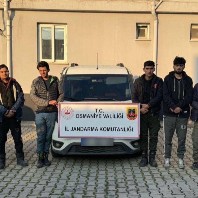 Osmaniye´de TIR parkında 24 kaçak göçmen yakalandı