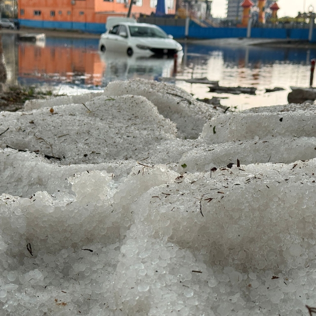 Antalya'daki şiddetli yağış etkili oluyor