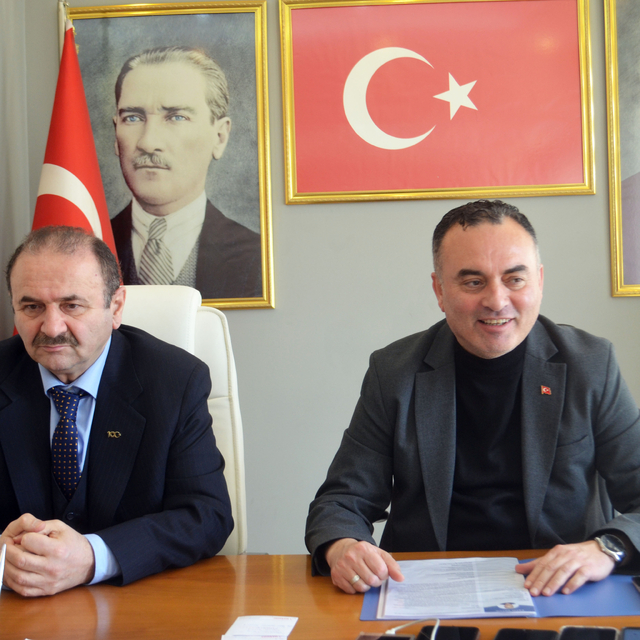 AK Parti Merzifon Belediye Başkan adayı Sütcü, gazetecilerle bir araya geld...