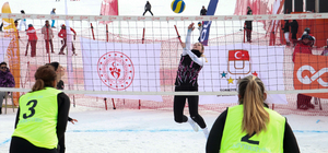 Erzurum'da düzenlenen Üniversiteler Arası Türkiye Kar Voleybolu Şampiyonası tamamlandı