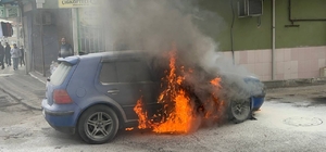 Kocaeli'de otomobilin alev alması güvenlik kamerasında