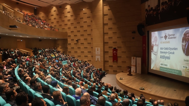 İzmir Öğretmen Akademisi çalışmalara başladı