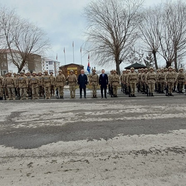 Muş Valisi Çakır, Malazgirt ilçesinde ziyaretlerde bulundu