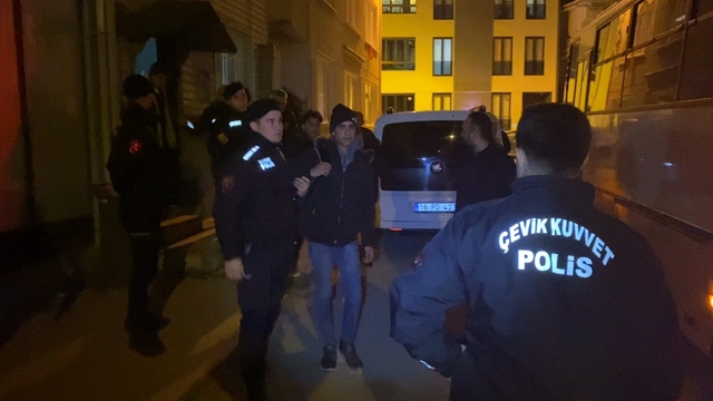 İnegöl'de Suriye uyruklu 12 kaçak göçmen yakalandı