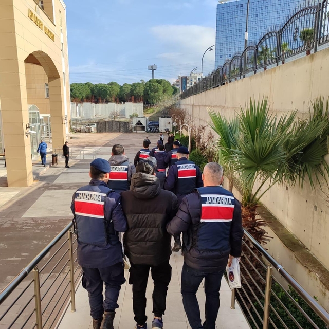 Manisa'da DEAŞ operasyonunda 2 zanlı tutuklandı