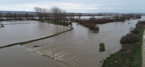 Çanakkale'de taşkın nedeniyle su altında kalan tarım arazileri dronla görüntülendi