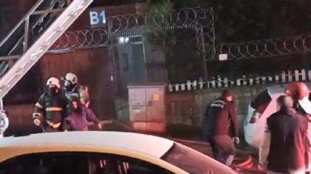 Daire yangınında 1'i bebek, 9 kişi dumandan etkilendi